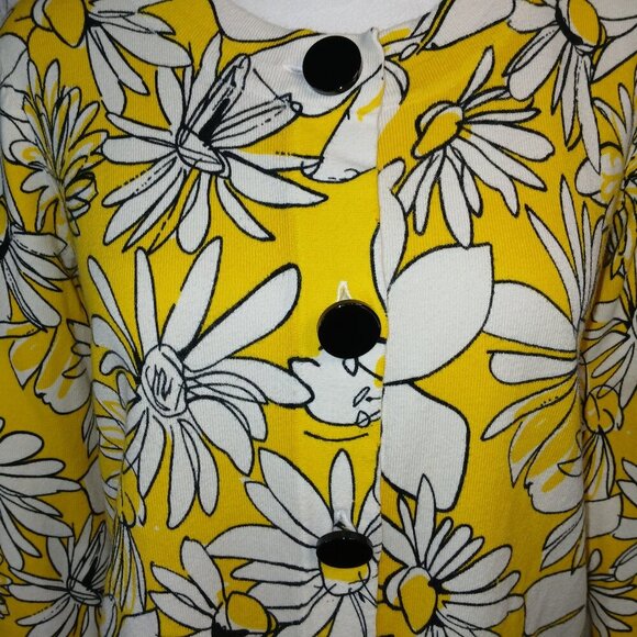 WOMENS CABLE AND GAUGE YELLOW DAISY BUTTON UP SWEATER, SIZE MISSY SMALL - Picture 2 of 6